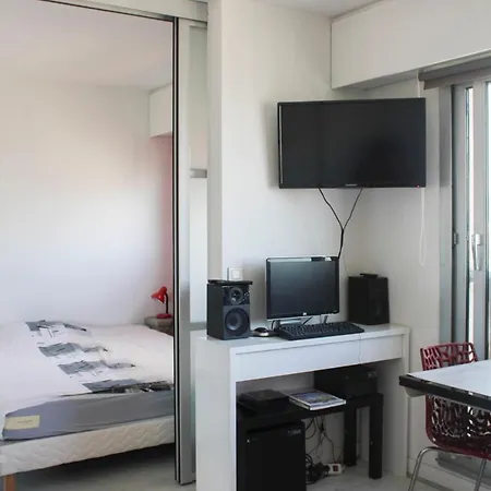 Luminous Cocoon With Stunning Views Of 19th * Paris