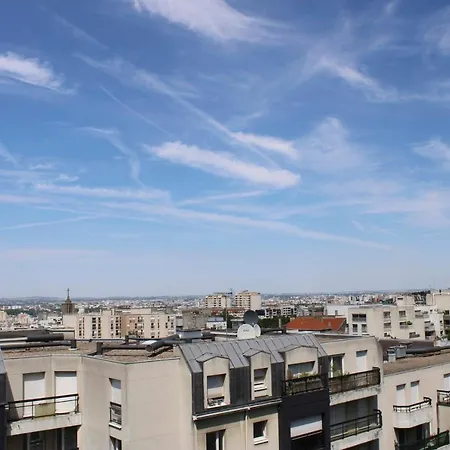 Luminous Cocoon With Stunning Views Of 19th Apartamento Paris